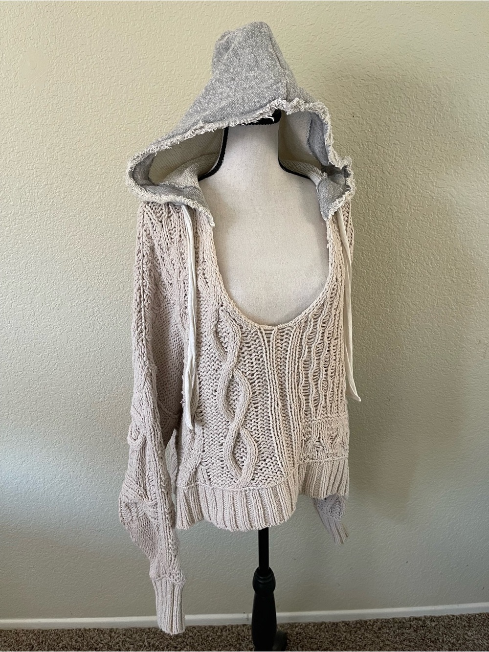 Free People Elan Tierra Cable Knit Hoodie Sweater Cream Gray Size XS Oversized